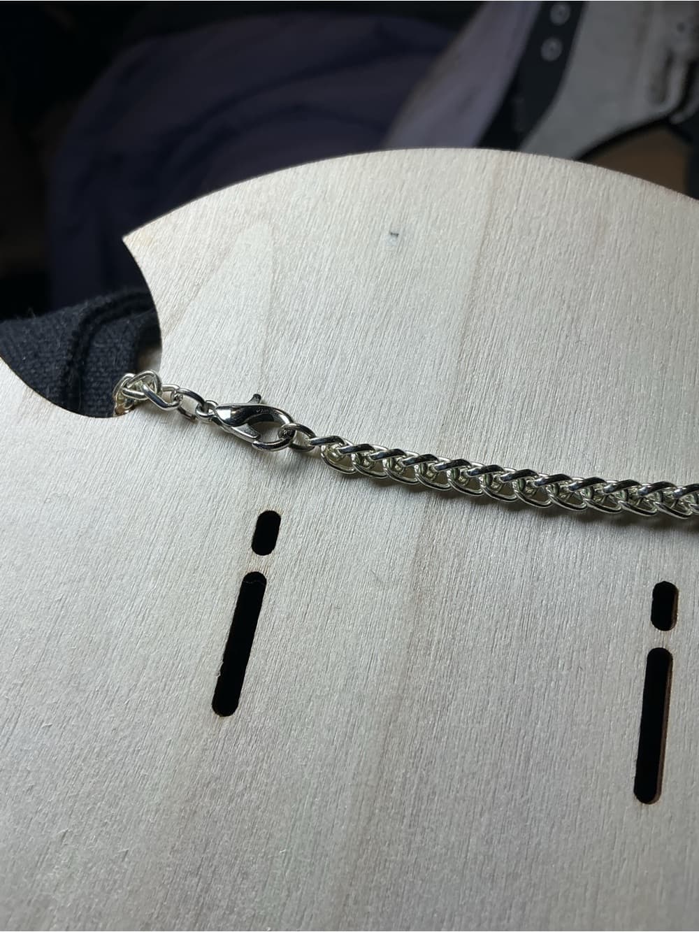 ⭐ Minimalist Silver Tone Disc Charm Necklace Modern Geometric - Thumbnail 4