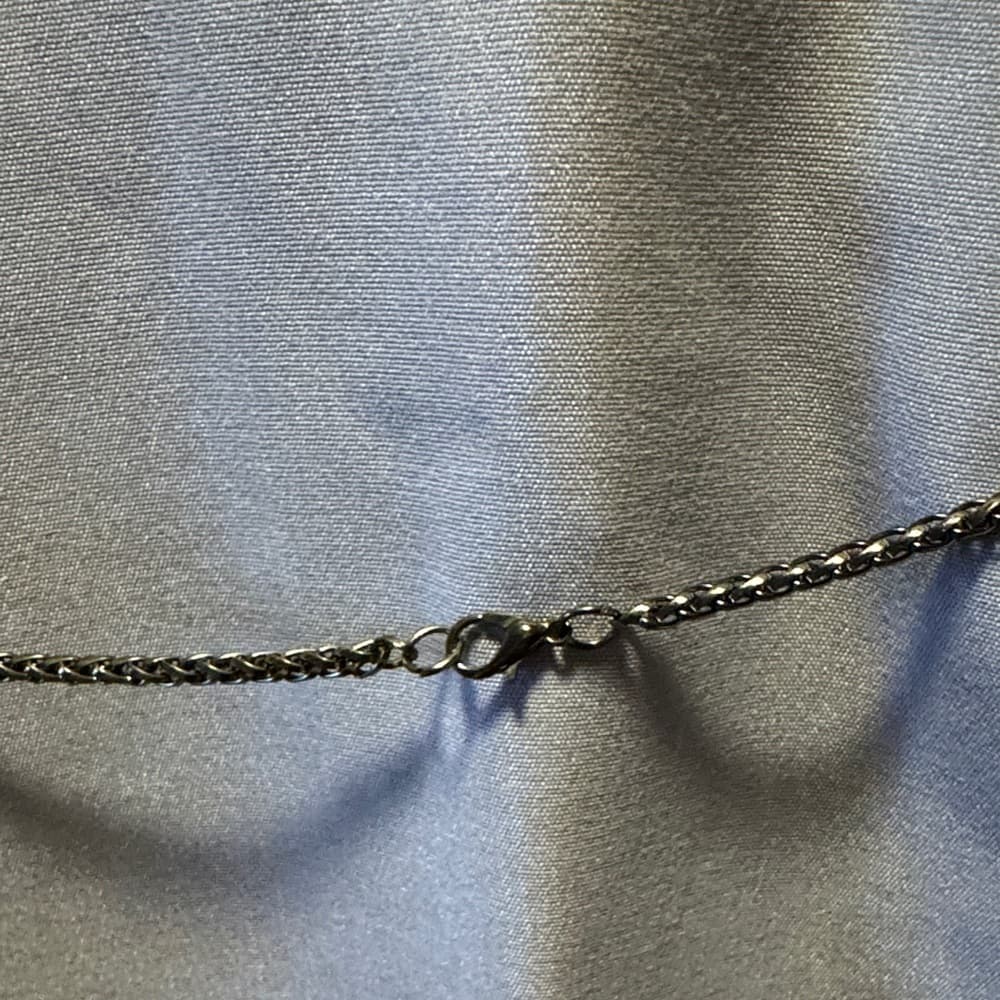Elegant Silver Pendant Necklace - Thumbnail 4