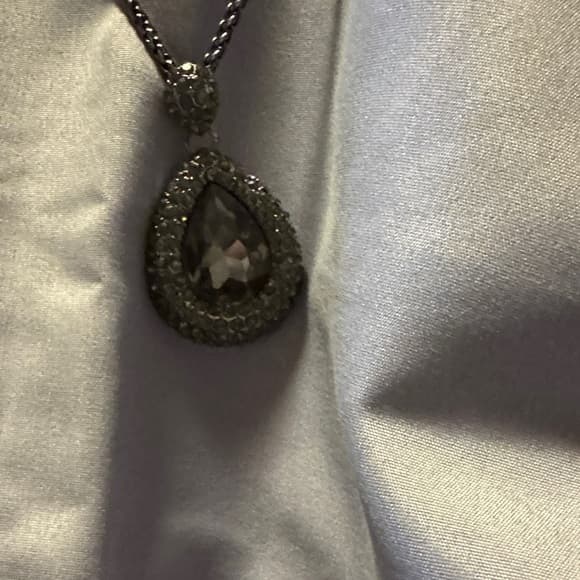 Elegant Silver Pendant Necklace - Thumbnail 6