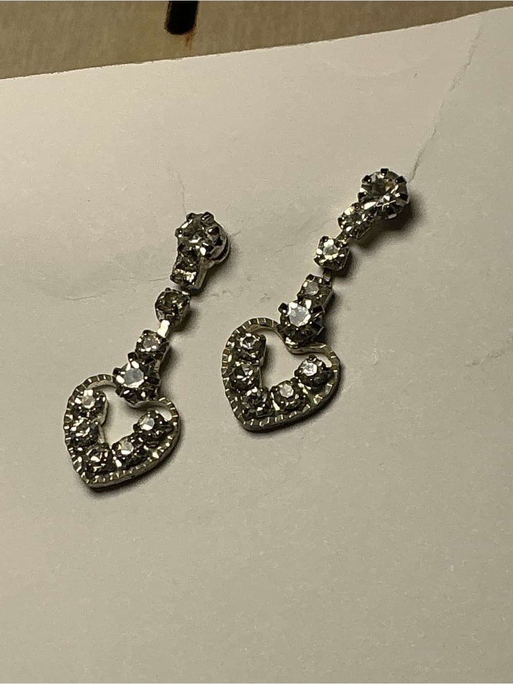 ⭐ Vintage Style Rhinestone Heart Drop Earrings Silver Tone Glam - Thumbnail 4