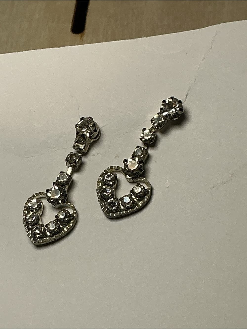 ⭐ Vintage Style Rhinestone Heart Drop Earrings Silver Tone Glam - Thumbnail 3