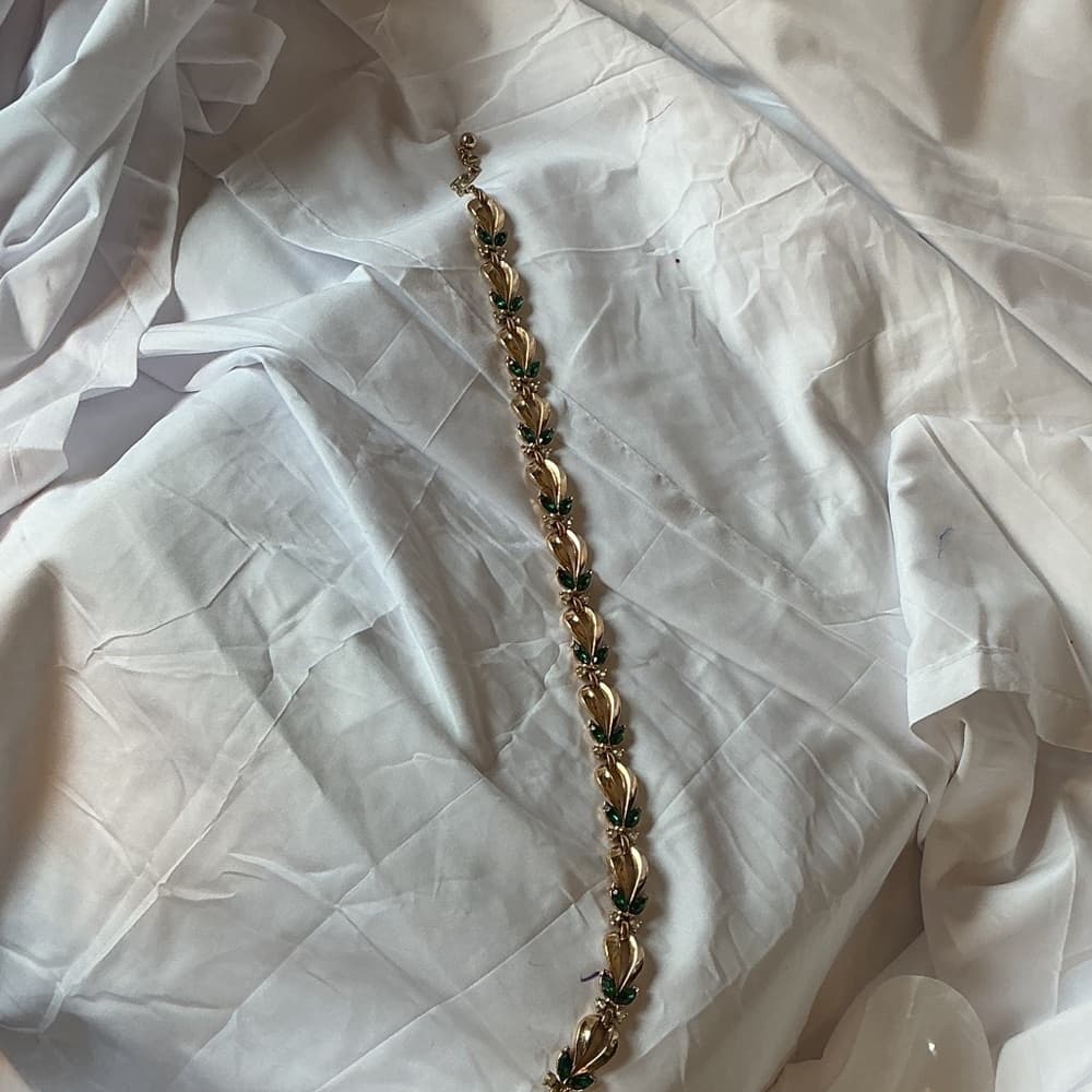 Elegant Gold and Green Leaf Bracelet - Thumbnail 7
