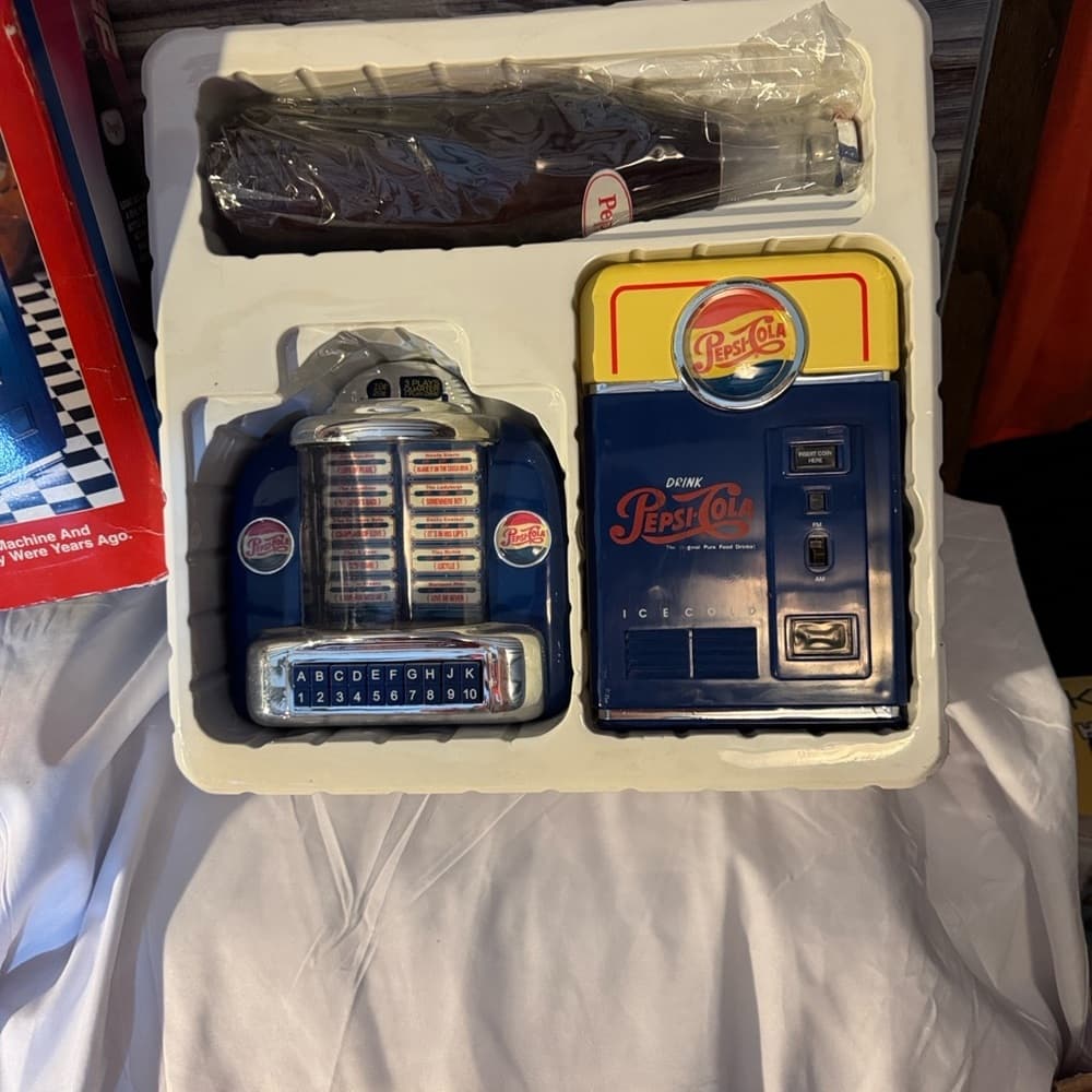 ★ Pepsi Cola Replica Collectibles Jukebox Bank & AM/FM Radio Set NIB