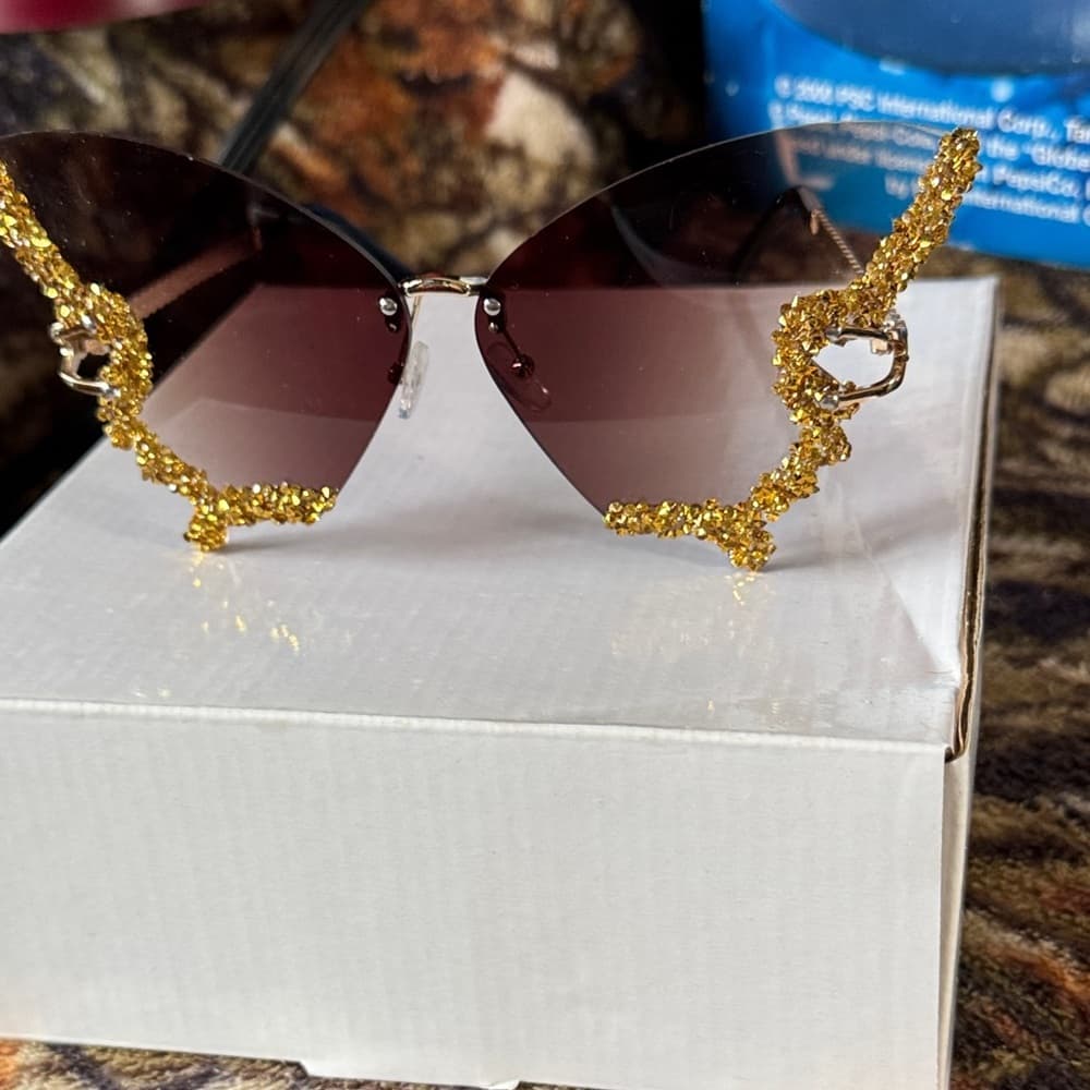 ★ Oversized Rhinestone Butterfly Sunglasses Glam Fashion Shades - Thumbnail 6