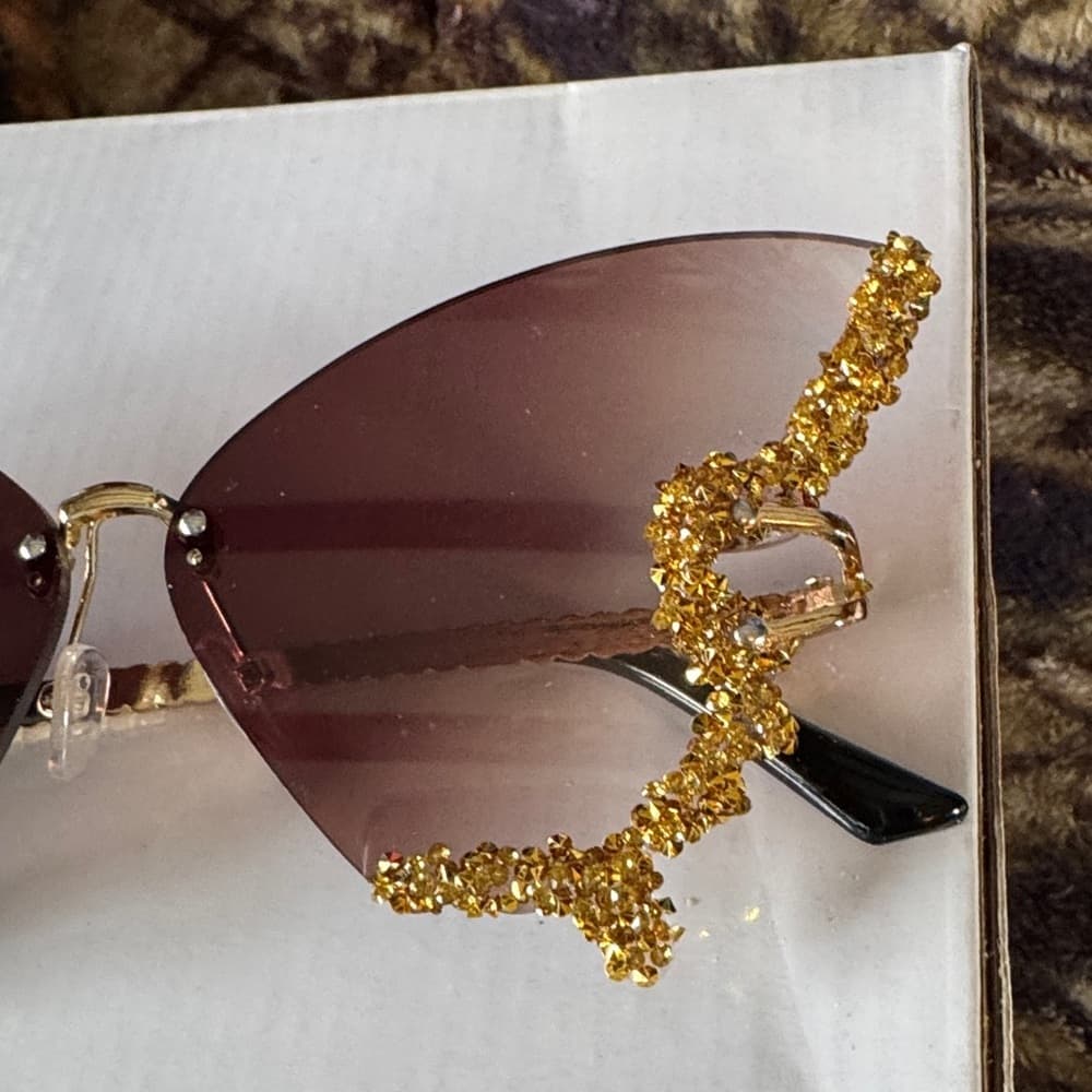 ★ Oversized Rhinestone Butterfly Sunglasses Glam Fashion Shades - Thumbnail 2