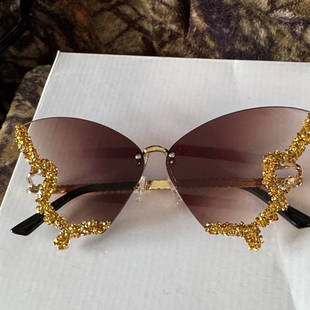 ★ Oversized Rhinestone Butterfly Sunglasses Glam Fashion Shades - Thumbnail 3