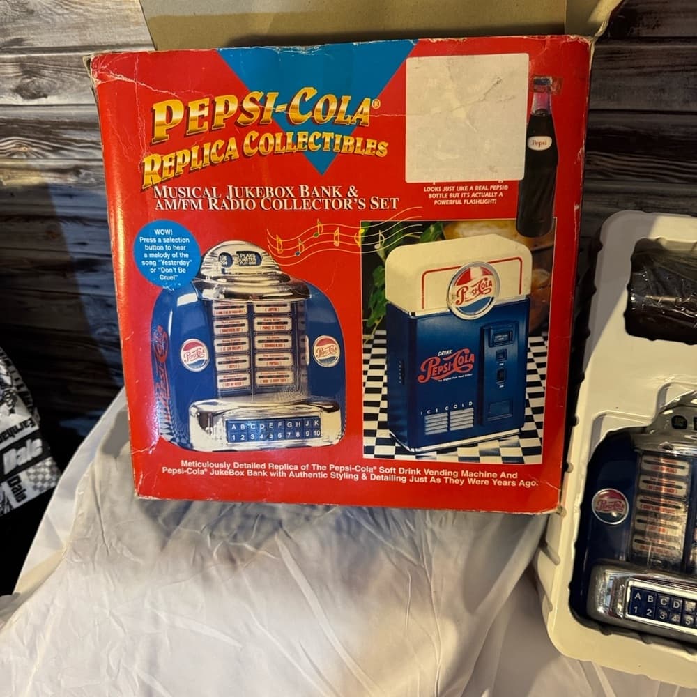 ★ Pepsi Cola Replica Collectibles Jukebox Bank & AM/FM Radio Set NIB - Thumbnail 2