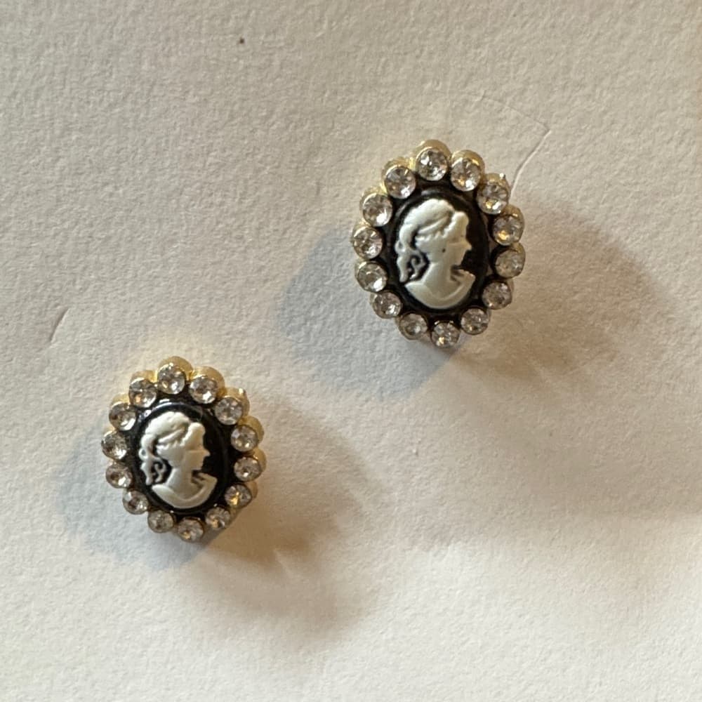 Elegant Cameo Stud Earrings with Crystal Accents - Thumbnail 4