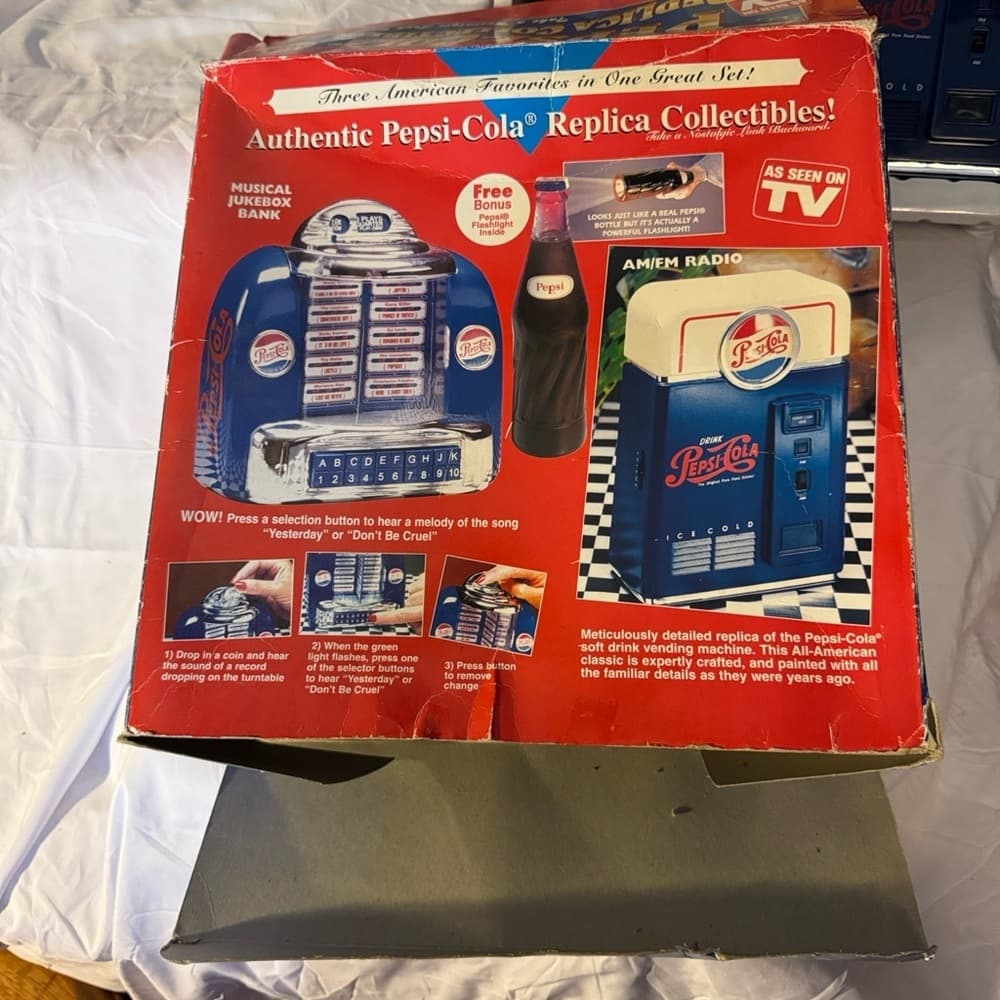 ★ Pepsi Cola Replica Collectibles Jukebox Bank & AM/FM Radio Set NIB - Thumbnail 3