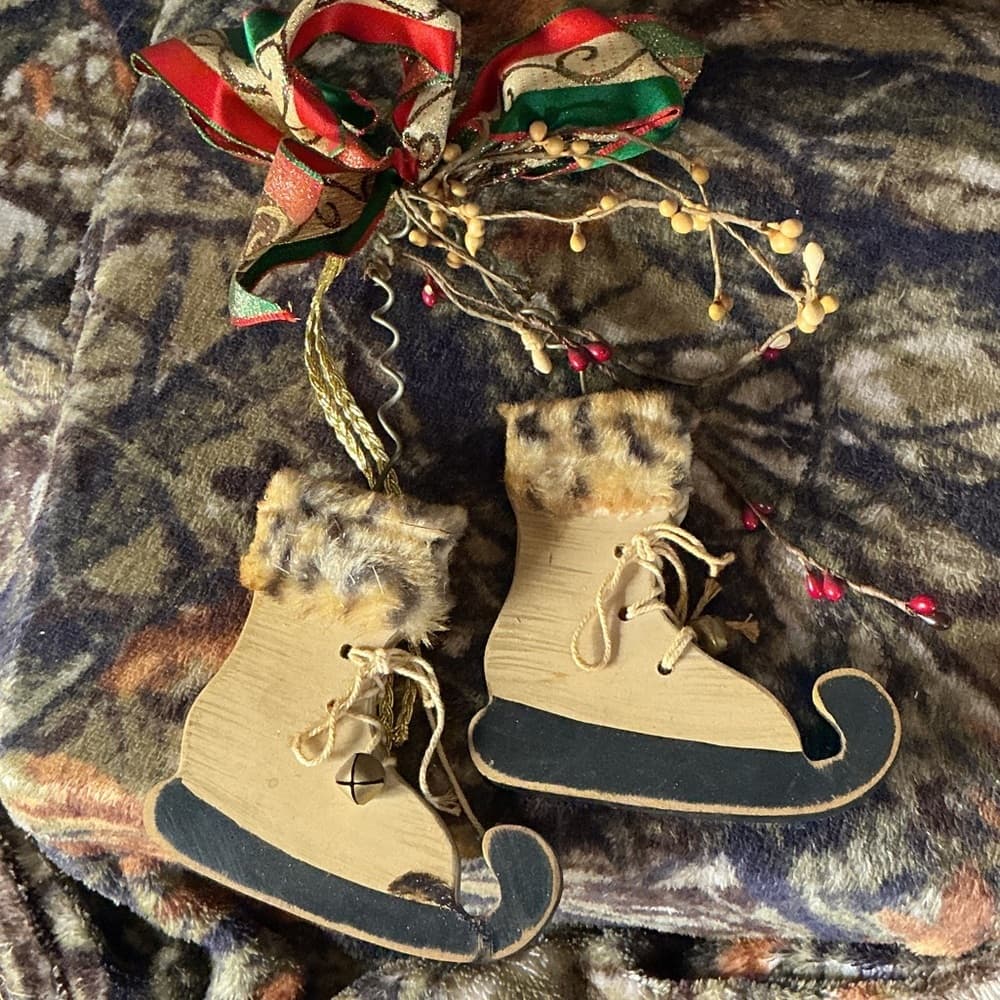 ★ Rustic Winter Ice Skate Wall Decor Christmas Holiday Hanging Accent - Thumbnail 4