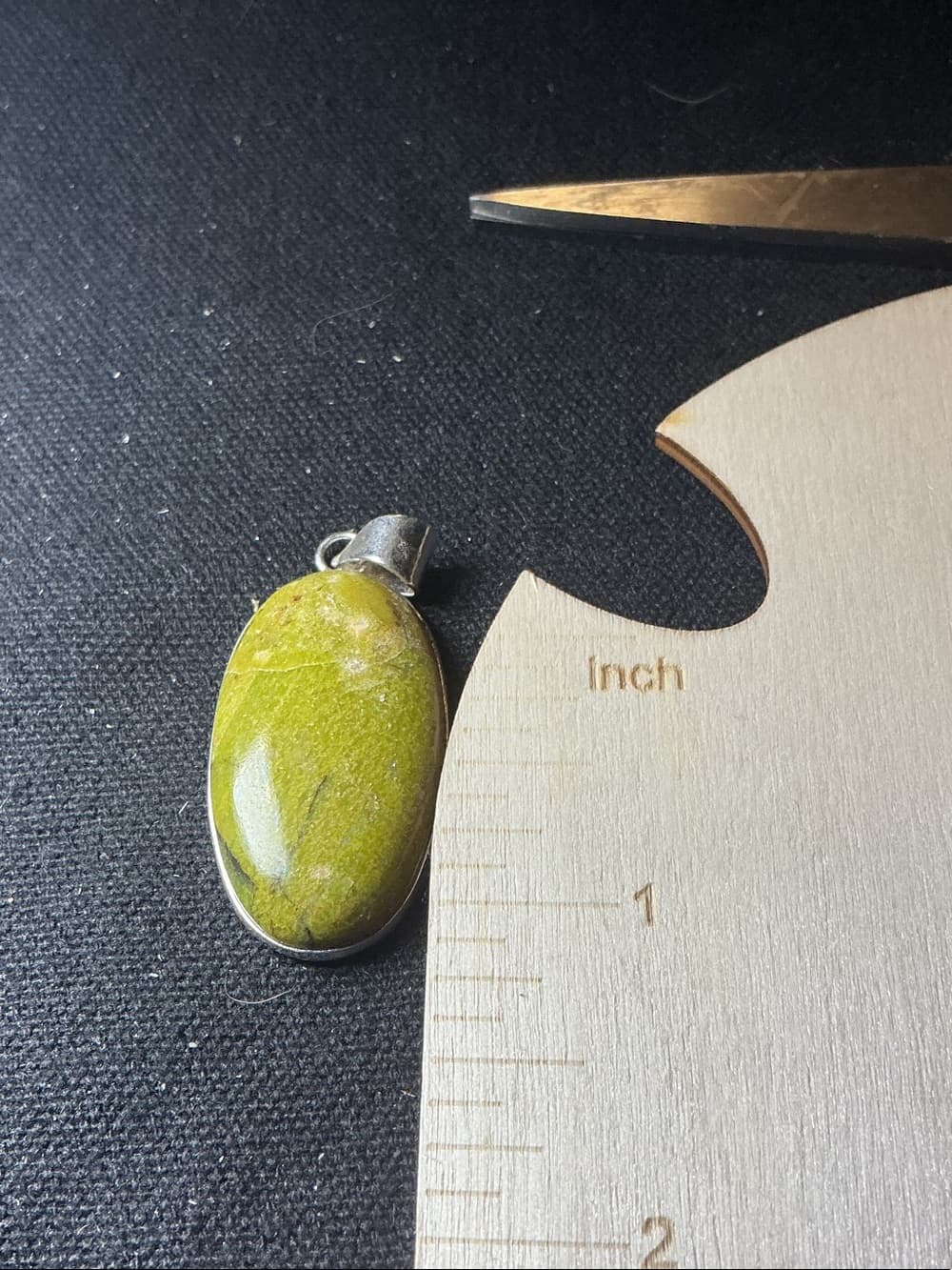 ⭐ Green Oval Stone Pendant Silver Tone Boho Earthy Minimalist Charm - Thumbnail 2