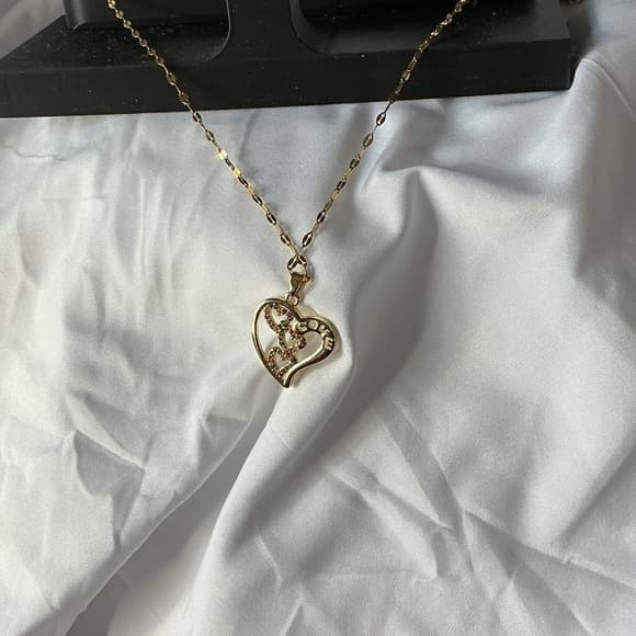 Gold Heart Pendant Necklace - Thumbnail 5
