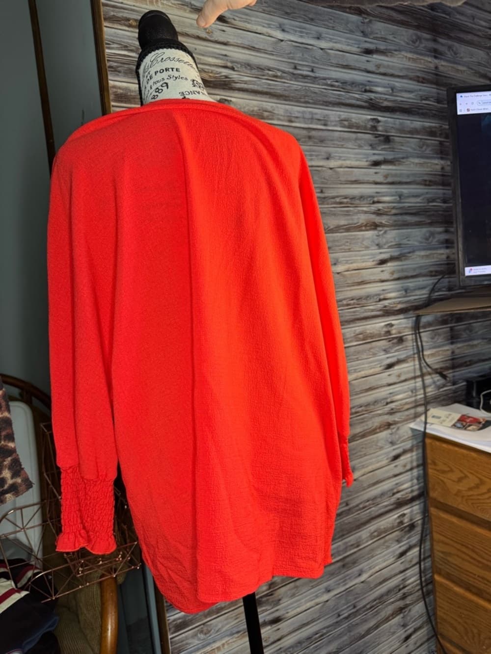 ⭐ Bright Red Textured Blouse XXL Long Sleeve Smocked Cuff Top - Thumbnail 9