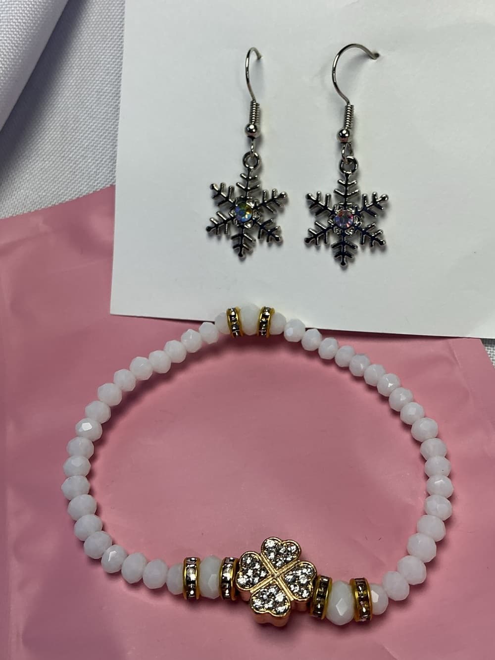 ★White Beaded Clover Bracelet & Snowflake Earrings Jewelry Set