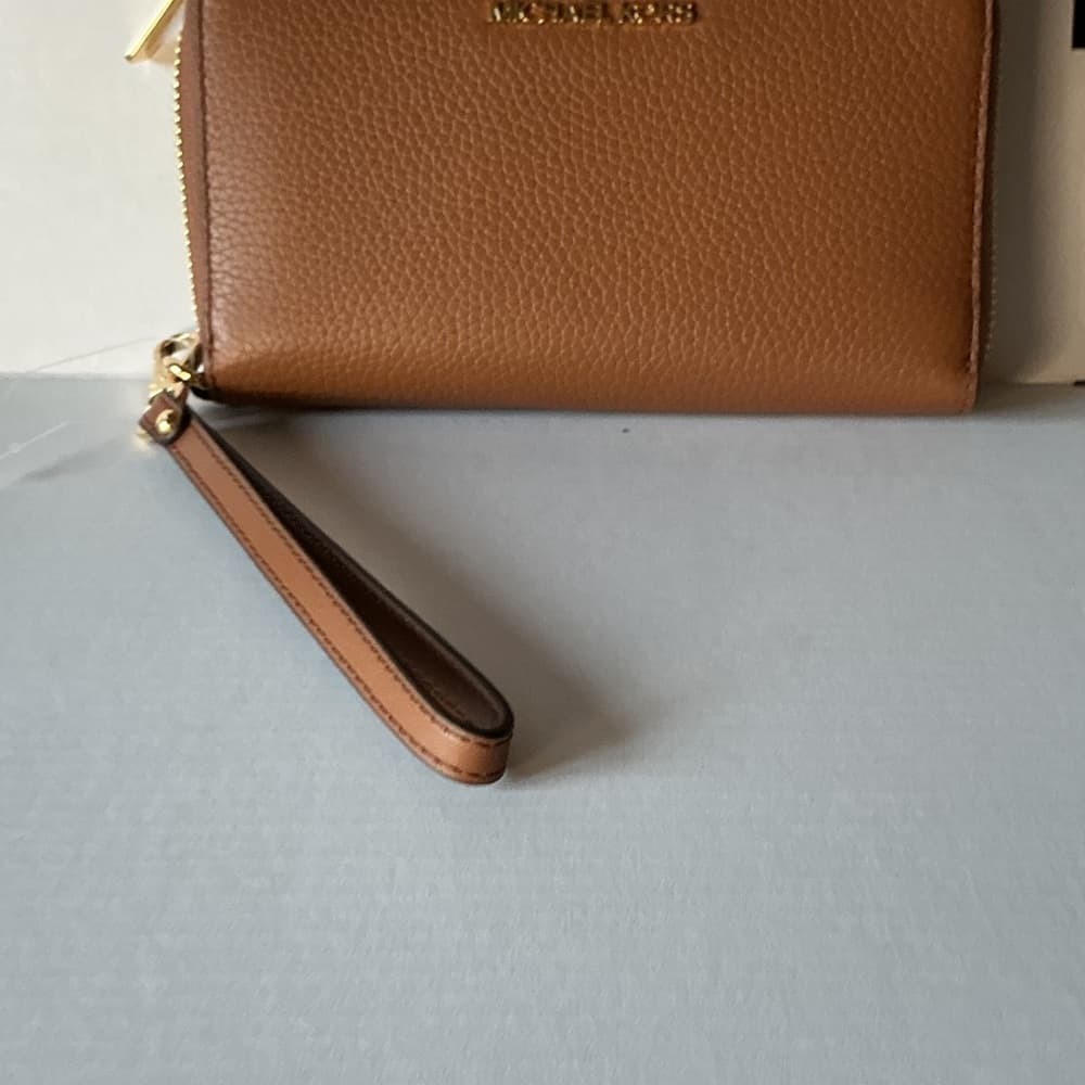 ★ Steve Madden Brown Chevron Wallet Clutch Gold SM Logo NWT - Thumbnail 2