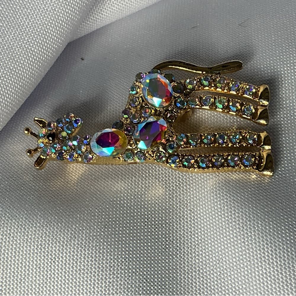 ⭐ Aurora Crystal Giraffe Brooch Gold Tone Statement Animal Pin