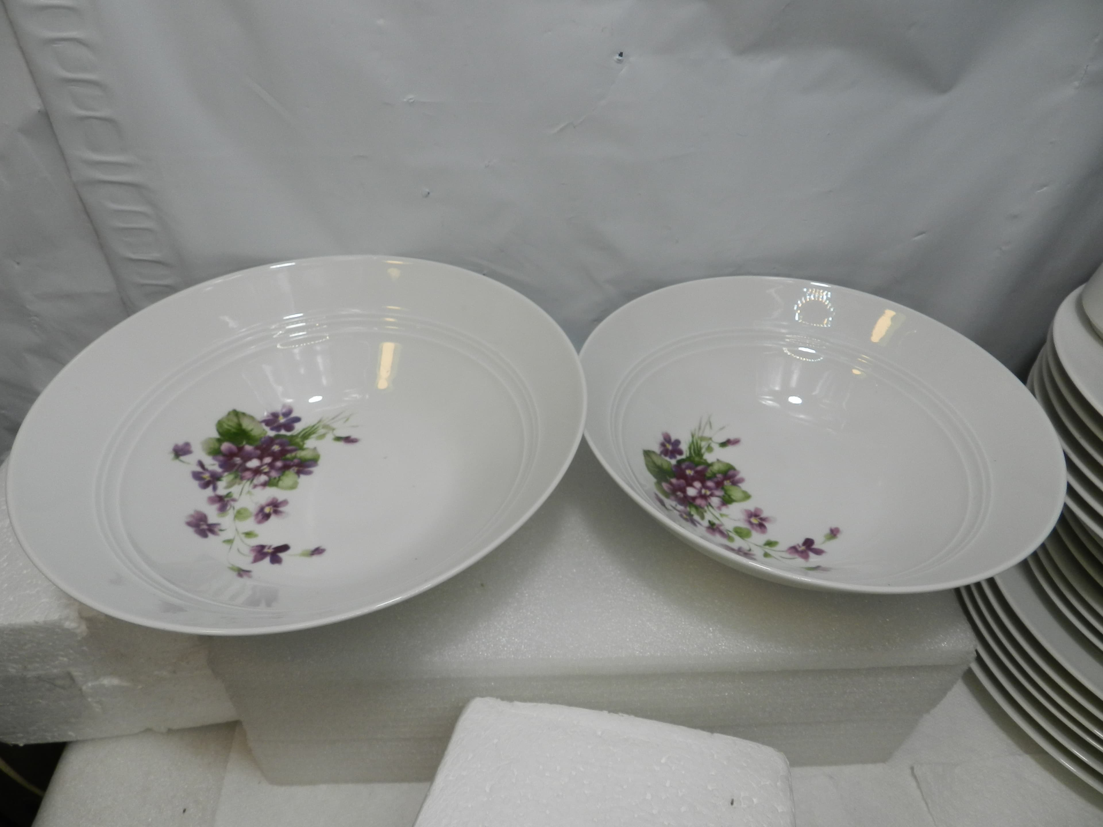 38 PC Mitterteich Bavaria Porcelain Dinnerware Set Violets or Veilchen  (N25J) - Thumbnail 5
