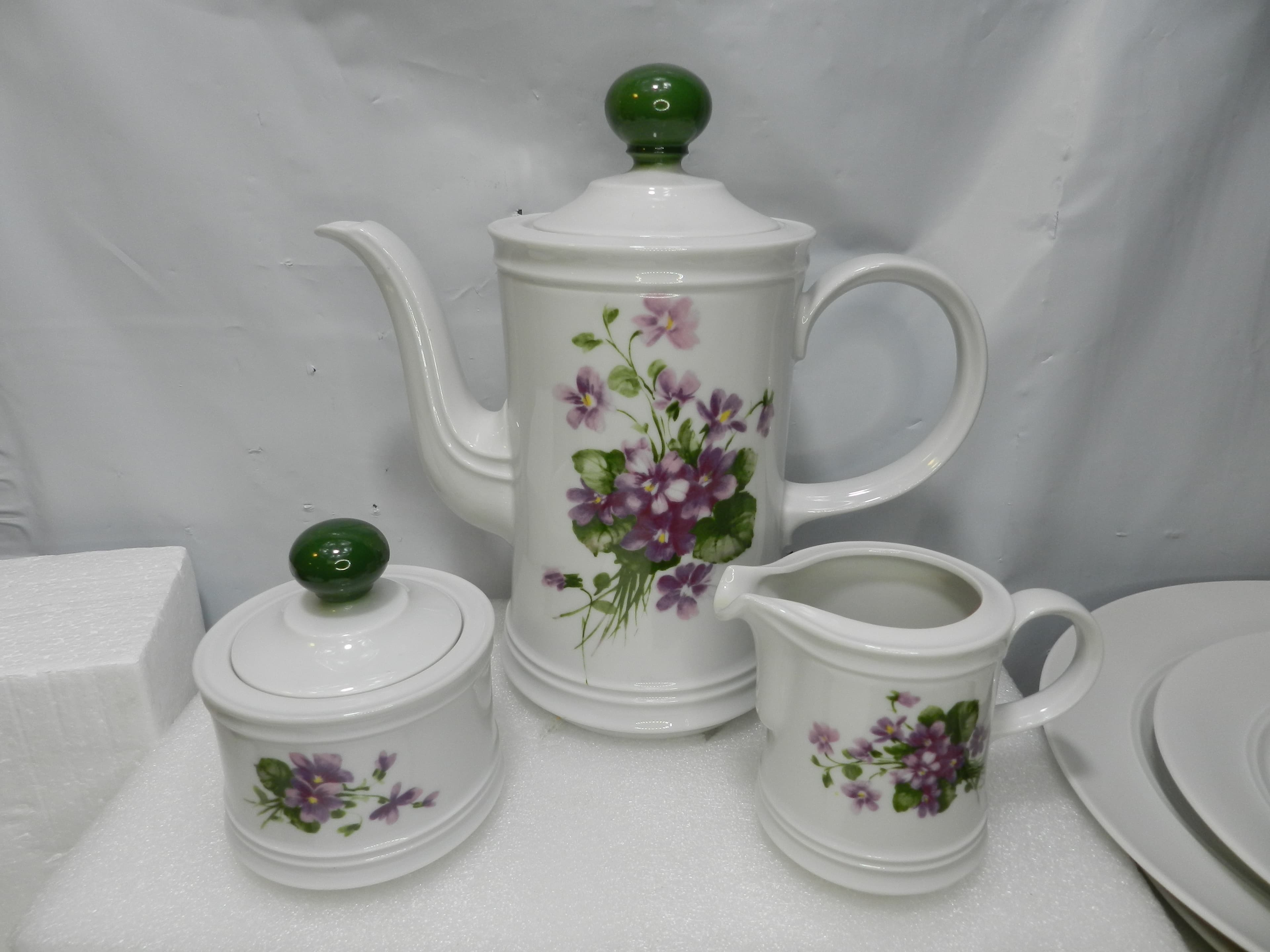 38 PC Mitterteich Bavaria Porcelain Dinnerware Set Violets or Veilchen  (N25J) - Thumbnail 12