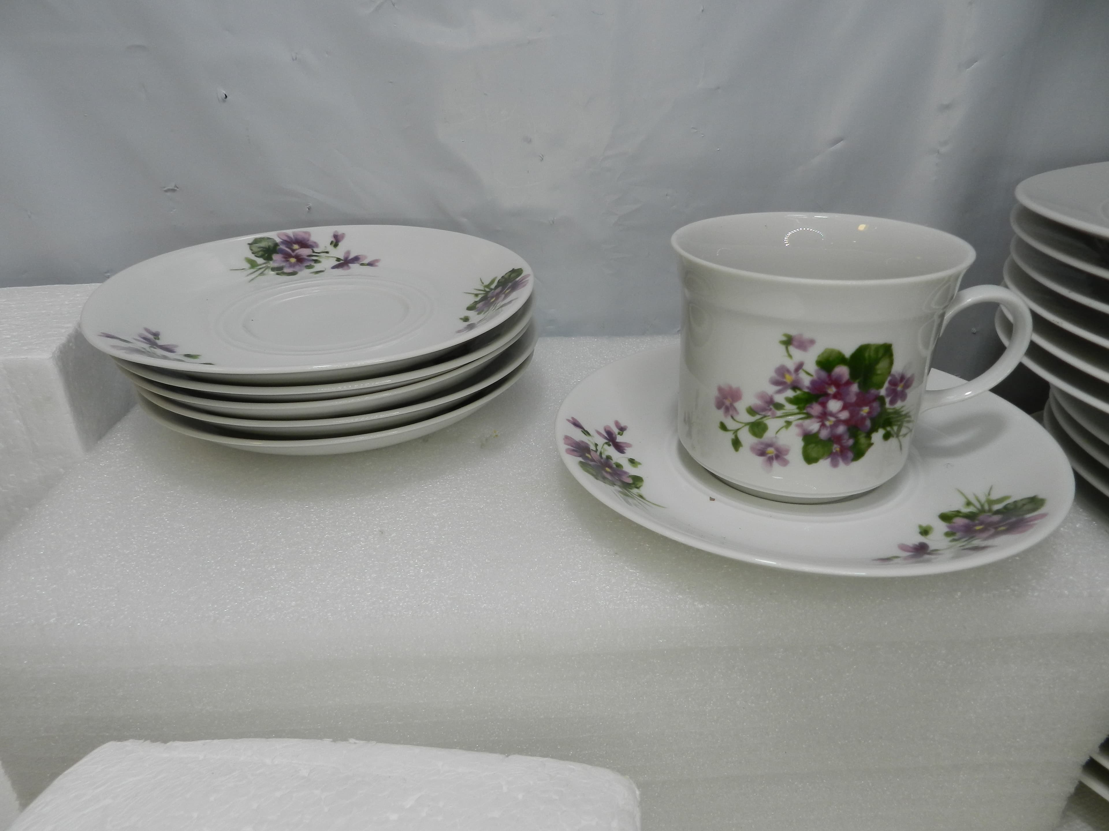 38 PC Mitterteich Bavaria Porcelain Dinnerware Set Violets or Veilchen  (N25J) - Thumbnail 9