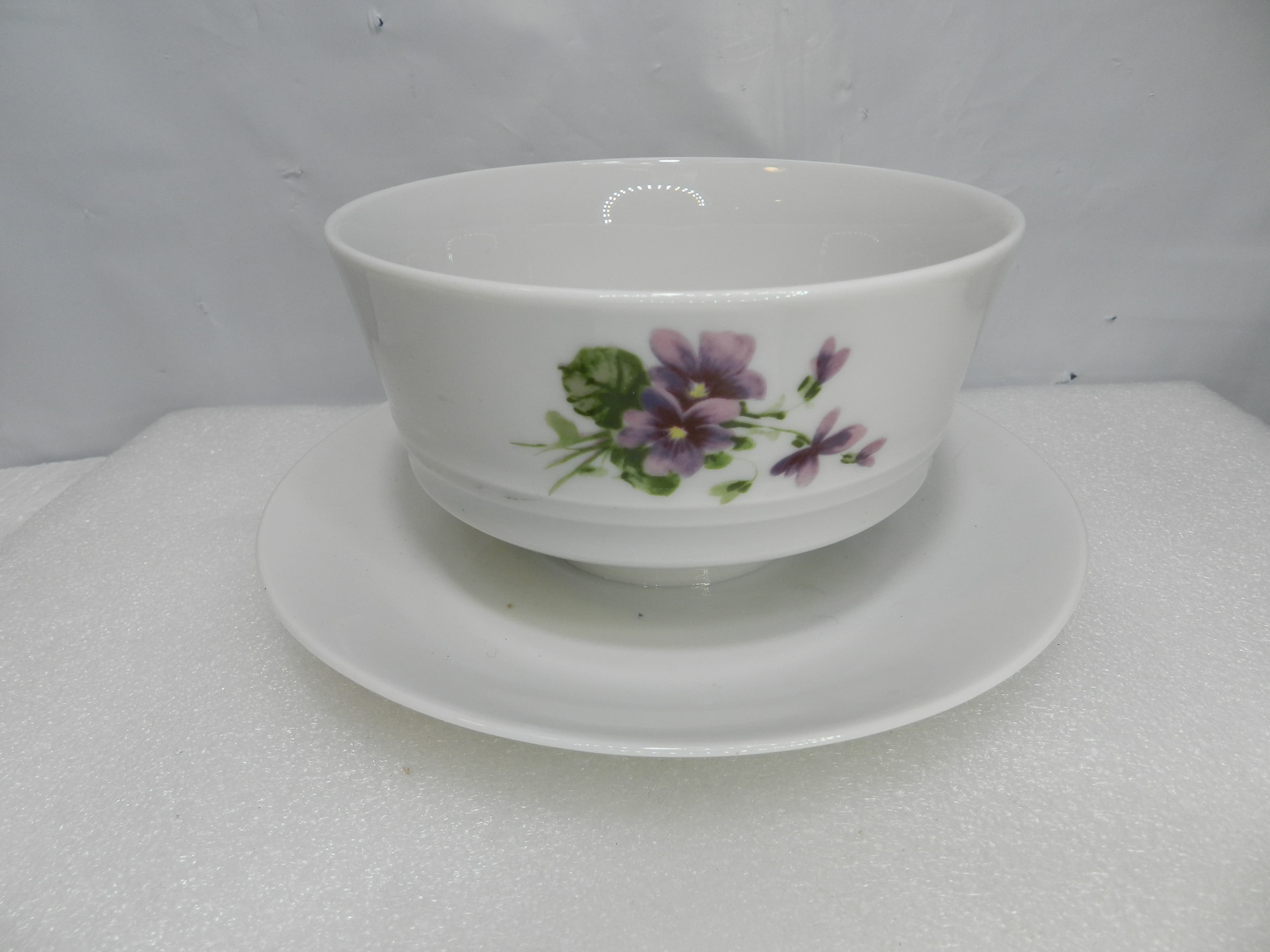 38 PC Mitterteich Bavaria Porcelain Dinnerware Set Violets or Veilchen  (N25J) - Thumbnail 11