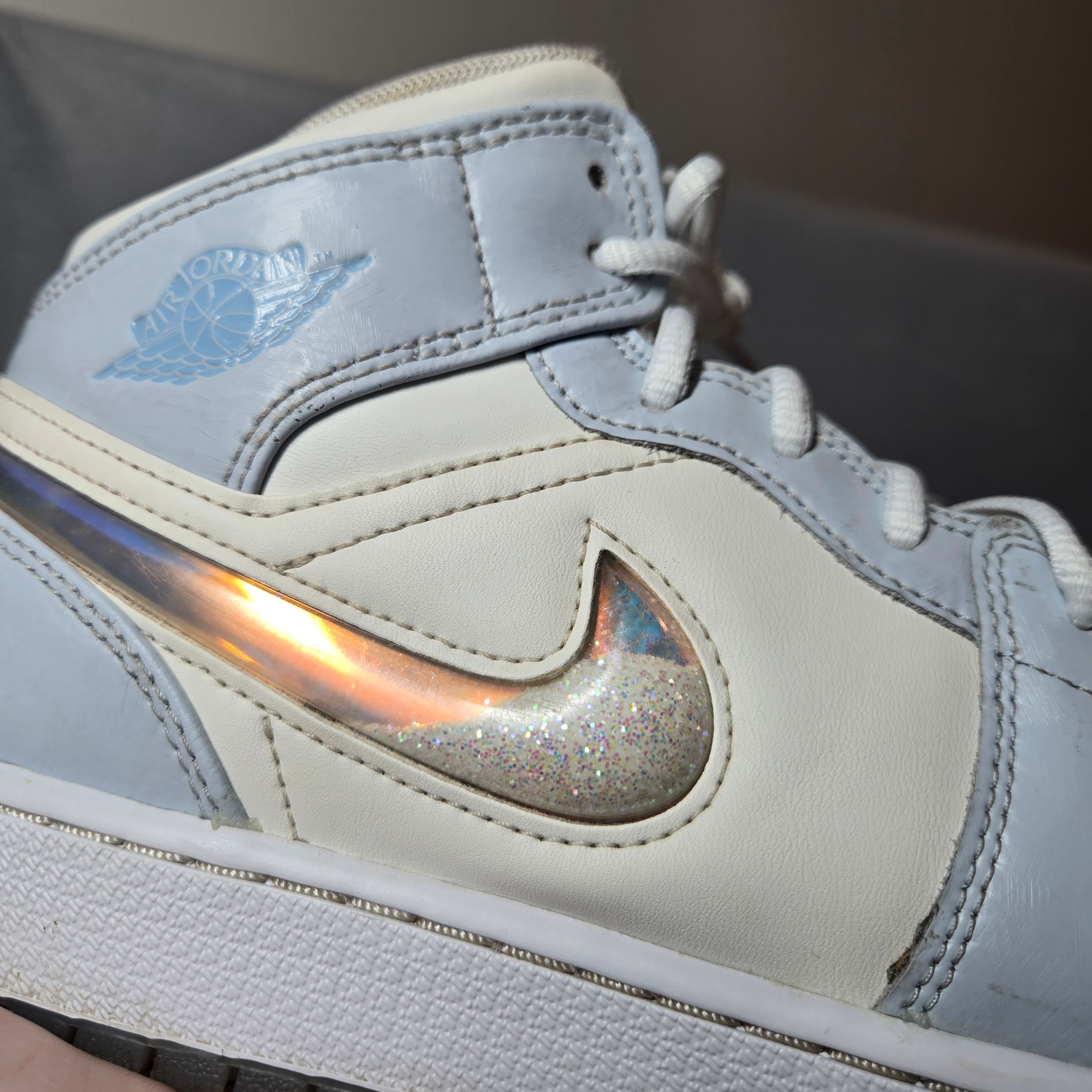 Nike Air Jordan 1 Mid SE GS Sneakers Size 7Y - Thumbnail 4
