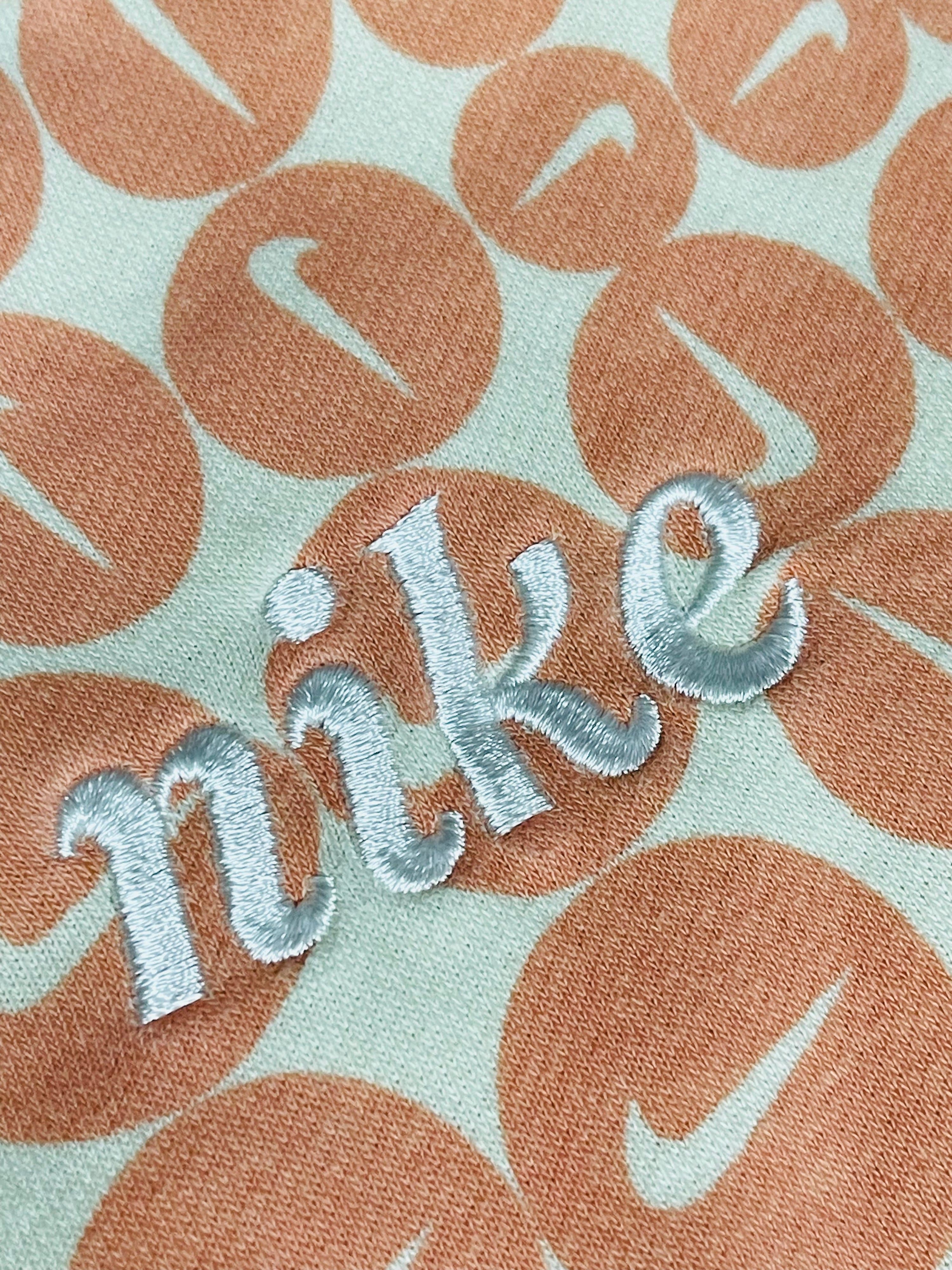 Nike Signature Sweatshirt - Thumbnail 11
