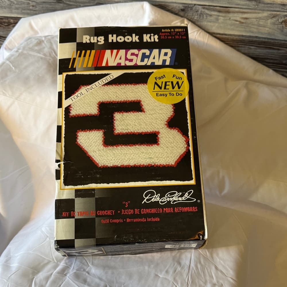 NASCAR Rug Hook Kit with Bold Black and Red Number 3 - Thumbnail 7