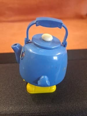 Vintage BLUE TEAPOT WIND-UP TOY KN No 2811 MADE IN HONG KONG - Thumbnail 4