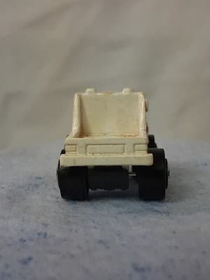 Vintage Micromachines White Tow Truck -1987 Road Champs - Thumbnail 4