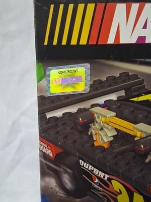 Vintage 2010 K'NEX Nascar 24 Jeff Gordon Dupont Car Building Set - Thumbnail 2