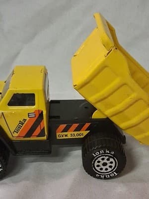 Vintage Tonka GVW 33,001 Die Cast Model Toy Yellow Dump Truck - Thumbnail 7