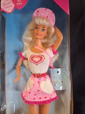 1996 Valentine Fun Barbie Vintage Pink Box Mattel Special Edition 16311 - Thumbnail 4