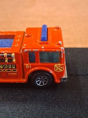 1976 Hot Wheels Fire Truck Engine Emergency Squad Red 1:64 DIECAST Toy Car - Thumbnail 2