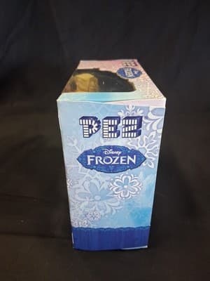 Disney Frozen Anna Elsa Pez Candy Dispenser Limited Edition Gift Box Rare - Thumbnail 4