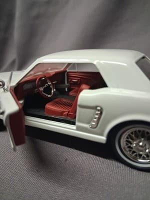 #61 MOTOR MINT MUSEUM/ARKO 1964 1/2 FORD MUSTANG COUPE 1/32 WHITE DIECAST - Thumbnail 10