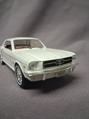 #61 MOTOR MINT MUSEUM/ARKO 1964 1/2 FORD MUSTANG COUPE 1/32 WHITE DIECAST - Thumbnail 2