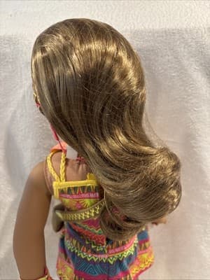 Beautiful Lea Clark Retired American Girl Doll 18" Includes Box and Accessories - Thumbnail 12