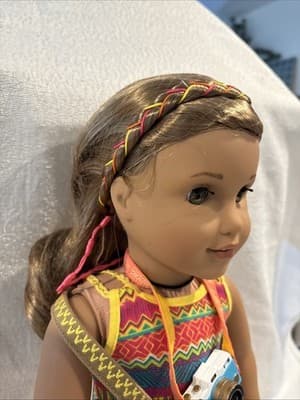 Beautiful Lea Clark Retired American Girl Doll 18" Includes Box and Accessories - Thumbnail 3