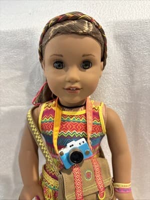 Beautiful Lea Clark Retired American Girl Doll 18" Includes Box and Accessories - Thumbnail 2