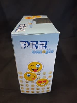 2017 PEZ Emojis Twin Pack Love & Kissing New in Box Retired - Thumbnail 2