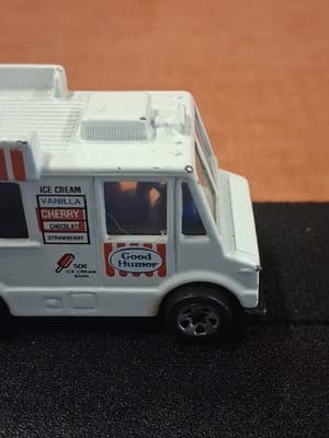 Hot Wheels 1983 Good Humor Ice Cream Truck #2 - Thumbnail 3