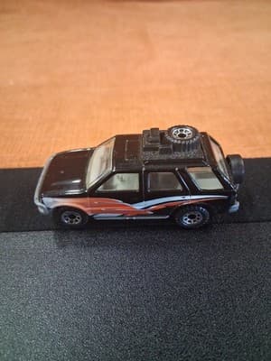 Isuzu Rodeo Black Red White Matchbox Rare Vintage - Thumbnail 2