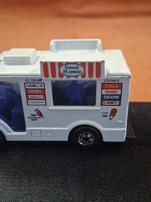 Hot Wheels 1983 Good Humor Ice Cream Truck - Thumbnail 2