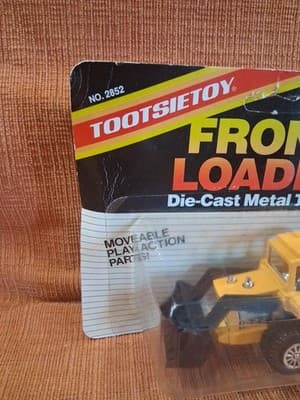 1990 TOOTSIETOY FRONT LOADER DIE-CAST METAL toy BRAND NEW - Thumbnail 3
