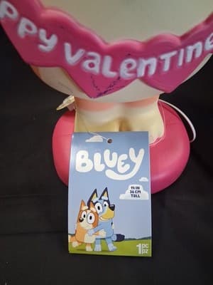 BLUEY BINGO Happy Valentine’s Day BLOW MOLD BATTERY LIGHT UP Figure #2 - Thumbnail 3