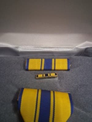 U.S. Air Force Commendation Medal With Bar and Ribbon In Presentation Case - Thumbnail 3