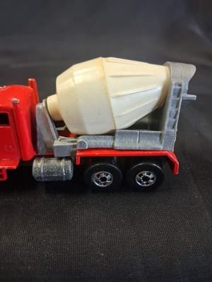 Hot Wheels Vintage 1979 Red Peterbilt Cement Concrete Mixer Truck Diecast - Thumbnail 3