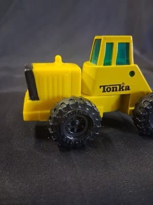 1992 Vintage Tonka Diecast Toy Tractor Yellow Made in Japan - Thumbnail 4