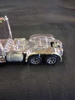 VTG Hot Wheels Mattel Inc 1988 Malaysia Chrome Heavy Duty Semi/ Tractor Trailer - Thumbnail 4