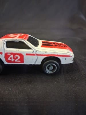 Zylmex Zee Toys Chevy Camaro Z-28 #42 White & Red Pull-Back (Untested) 1:64 VTG - Thumbnail 4